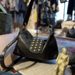 Sac à main noir à clou Virginie Darling